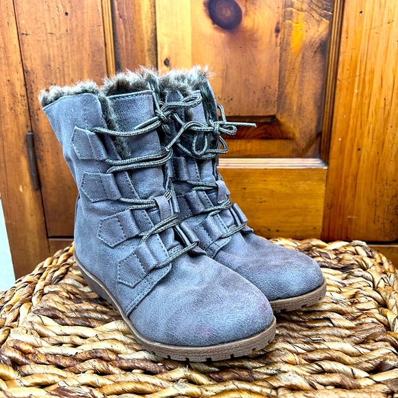 Stevie’s Girls Boots - Picture 1 of 3
